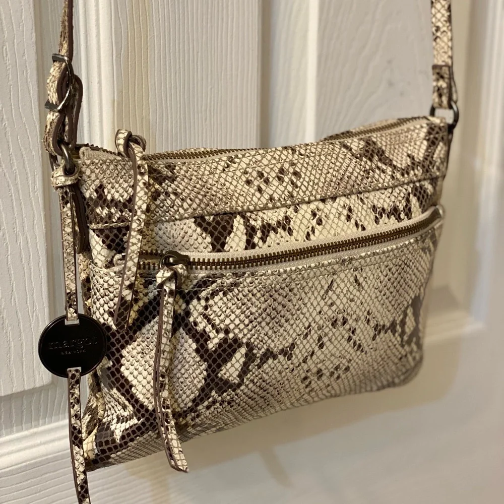 Margot NEW YORK medium Snake skin Crossbody bag in great condition 10 by 8 inch - Picture 2 of 8